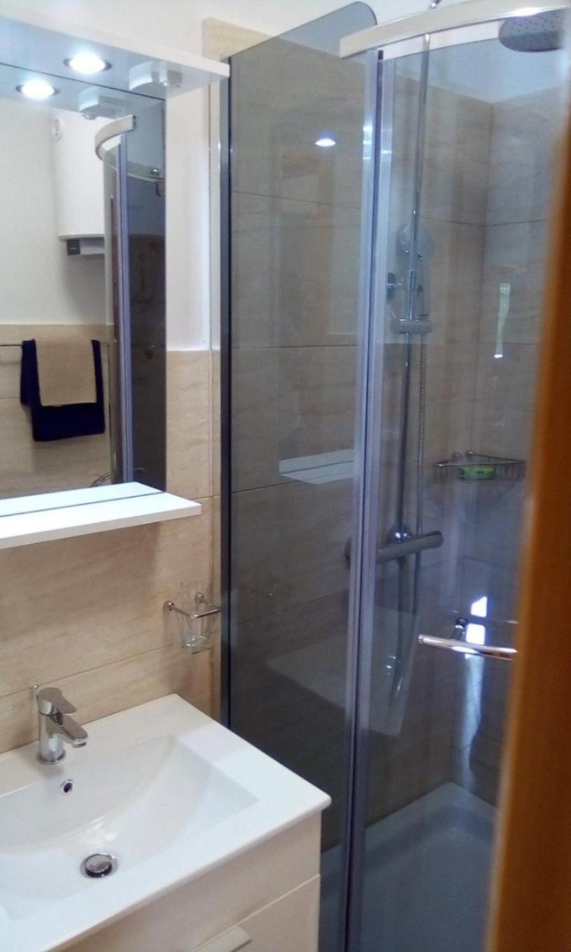 Apartments Griv - Close To The Sea 발룬 외부 사진
